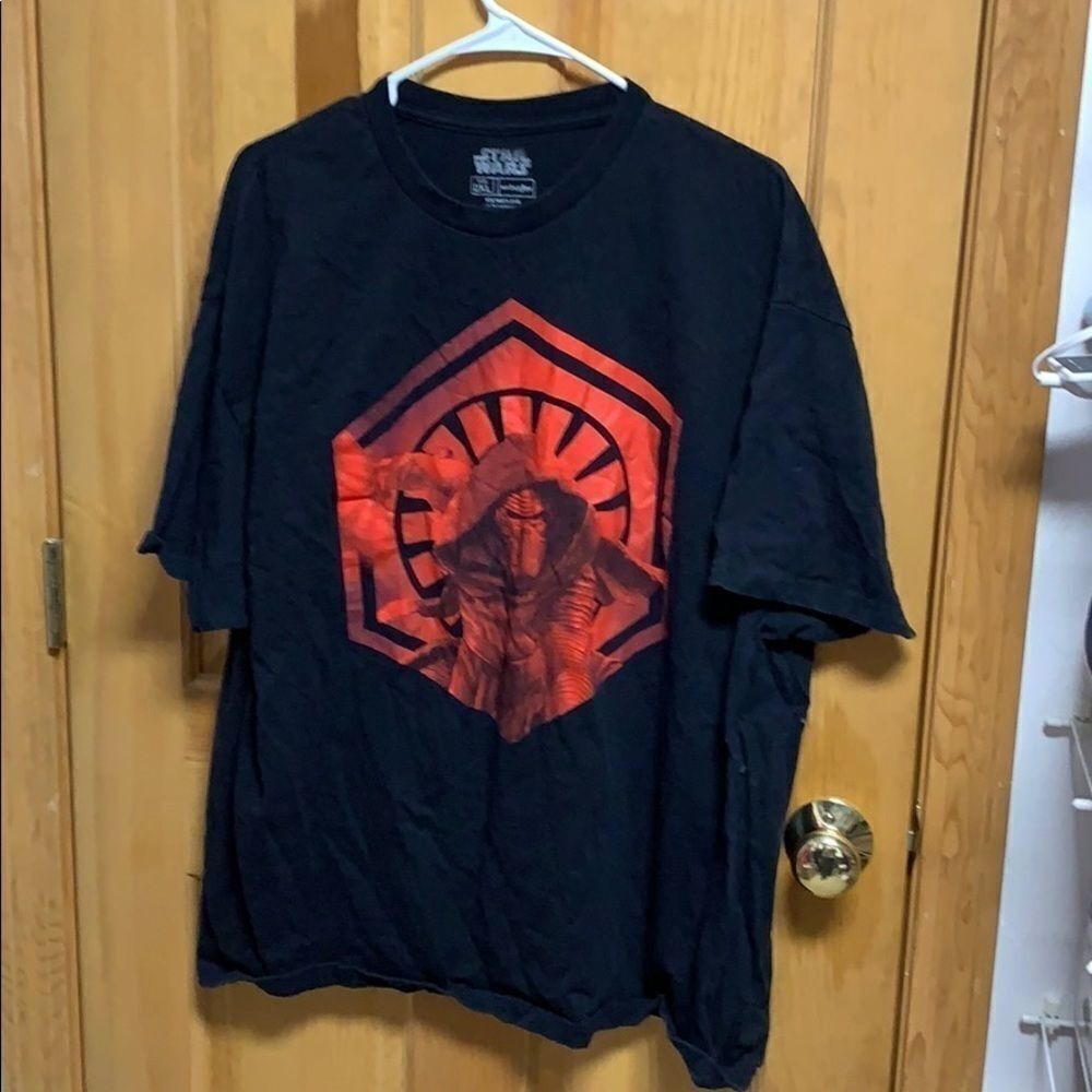 Star Wars Black / Red  2XL T-shirt.